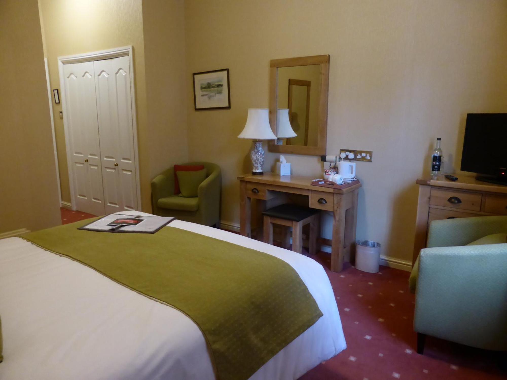 Glen-Yr-Afon House Hotel Аск Экстерьер фото