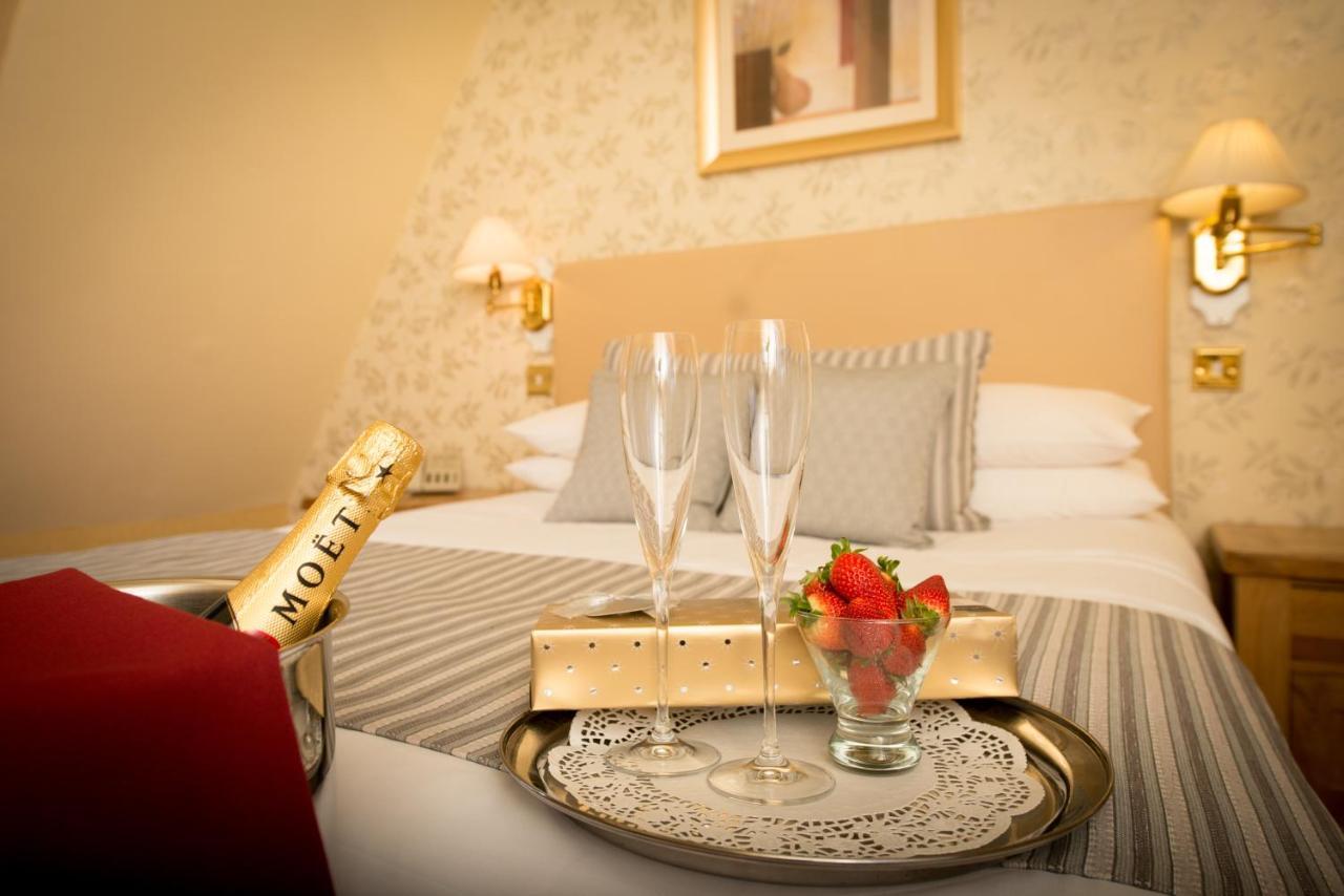 Glen-Yr-Afon House Hotel Аск Экстерьер фото
