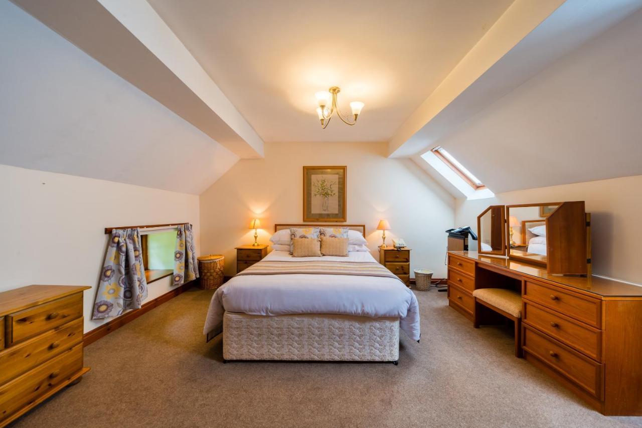 Glen-Yr-Afon House Hotel Аск Экстерьер фото