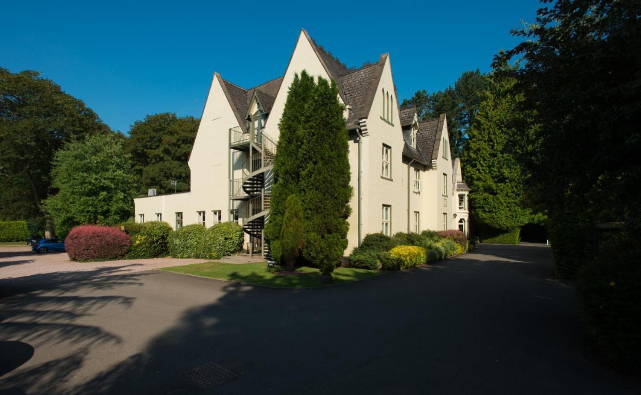 Glen-Yr-Afon House Hotel Аск Экстерьер фото