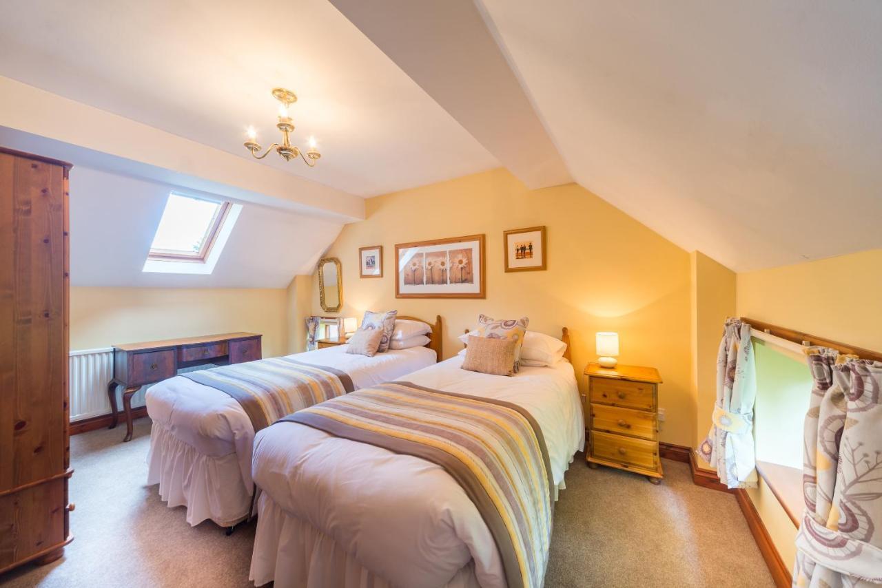 Glen-Yr-Afon House Hotel Аск Экстерьер фото